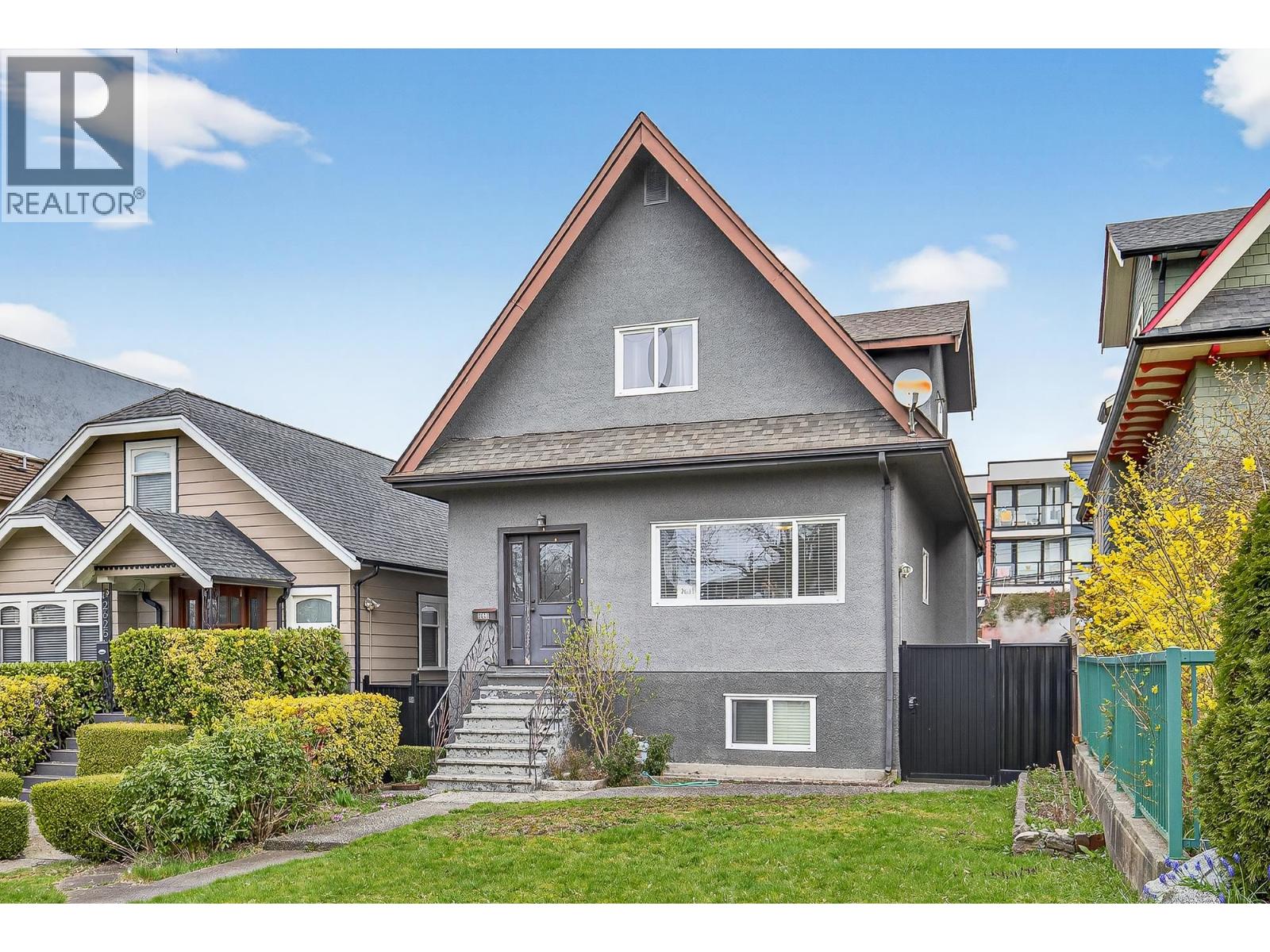 2631 E Pender Street, Vancouver, British Columbia  V5K 2B6 - Photo 1 - R3105333