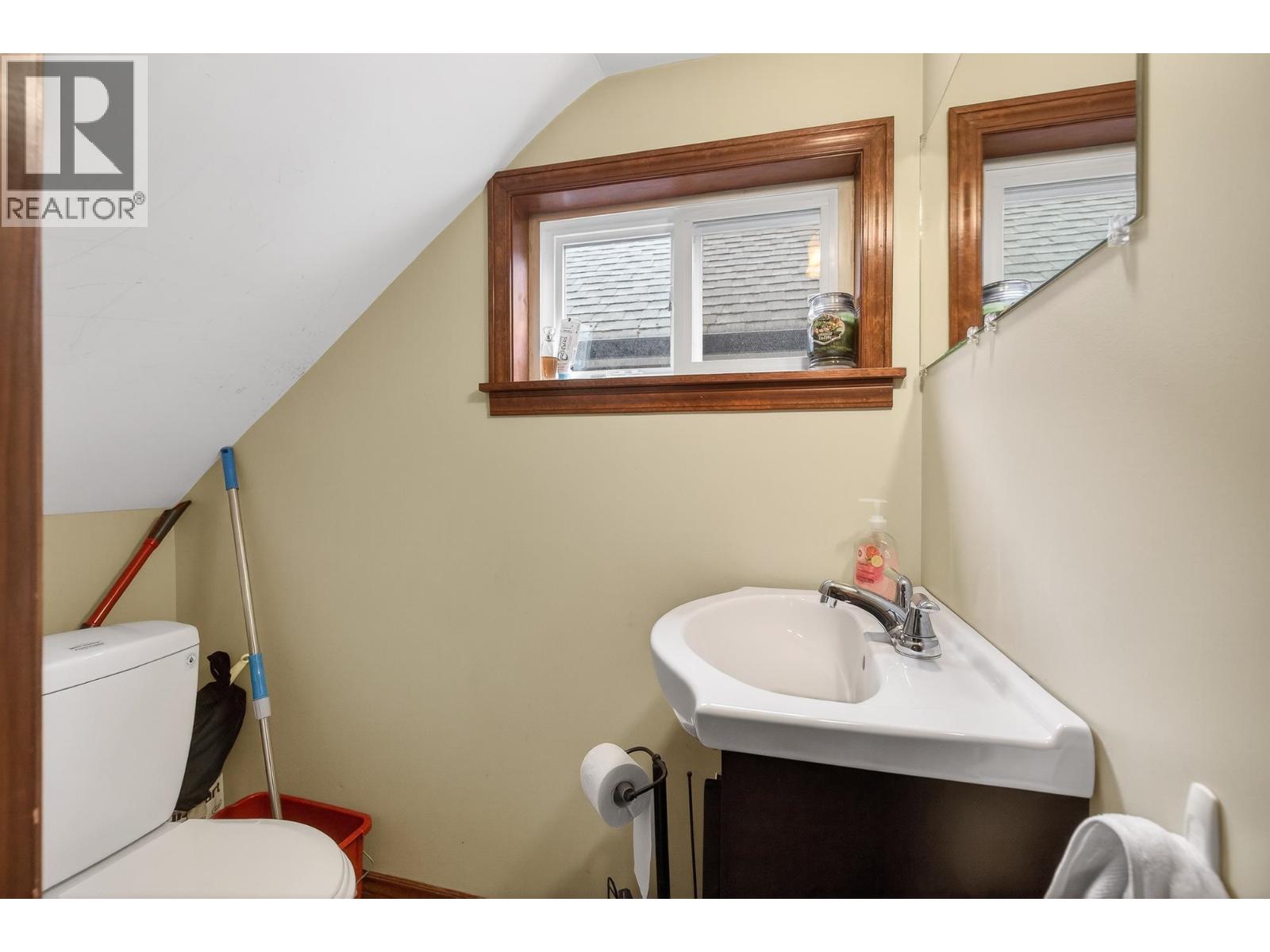 2631 E Pender Street, Vancouver, British Columbia  V5K 2B6 - Photo 9 - R3105333