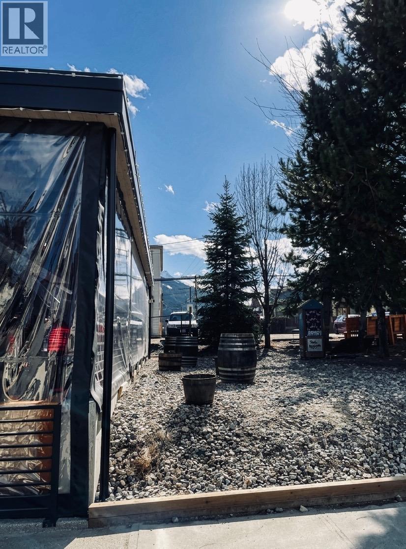 310 Mackenzie Avenue, Revelstoke, British Columbia V0E 2S0 - Photo 5 - 10372847