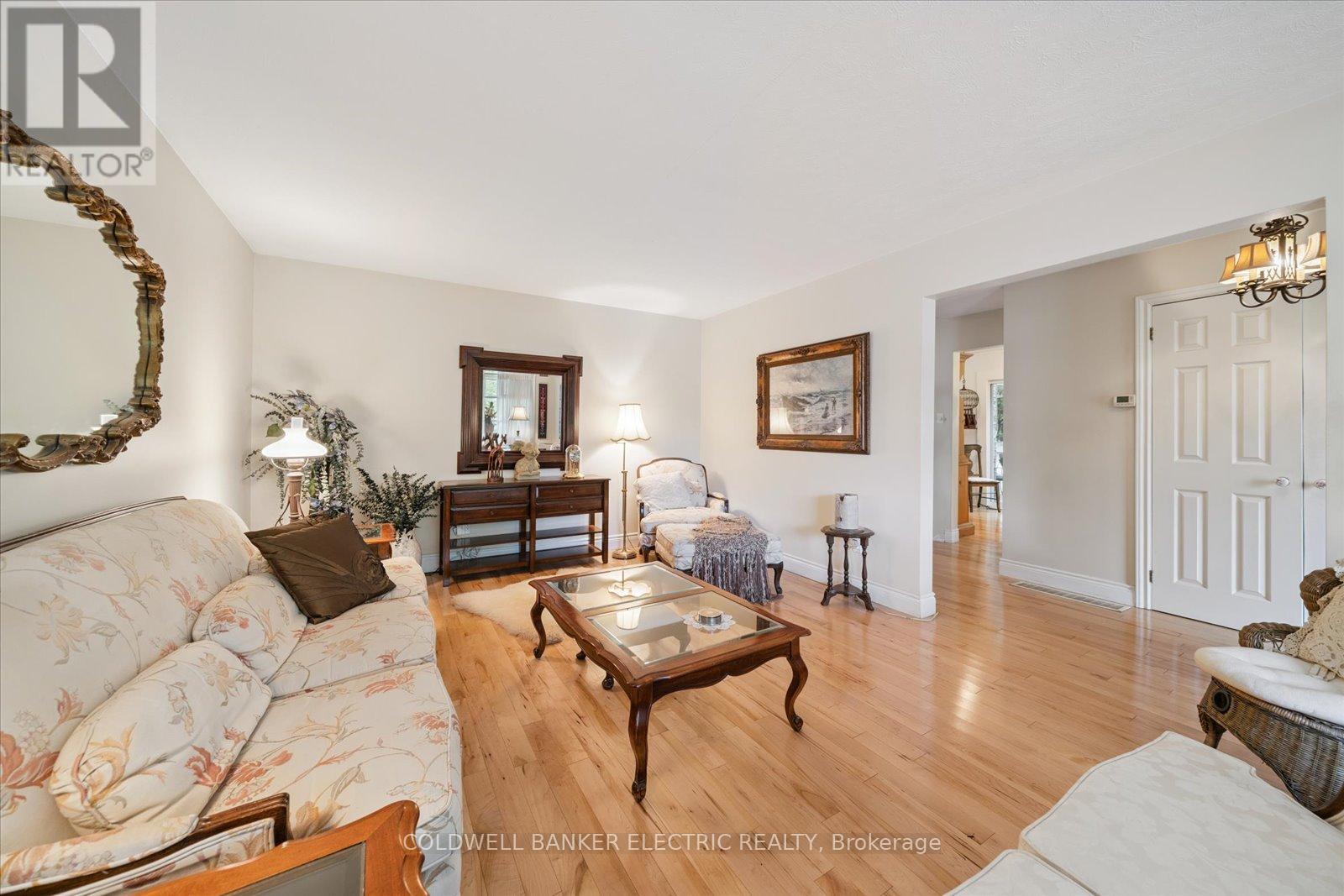 11 Bayleaf Court, Peterborough, Ontario  K9K 1A2 - Photo 8 - X12940252