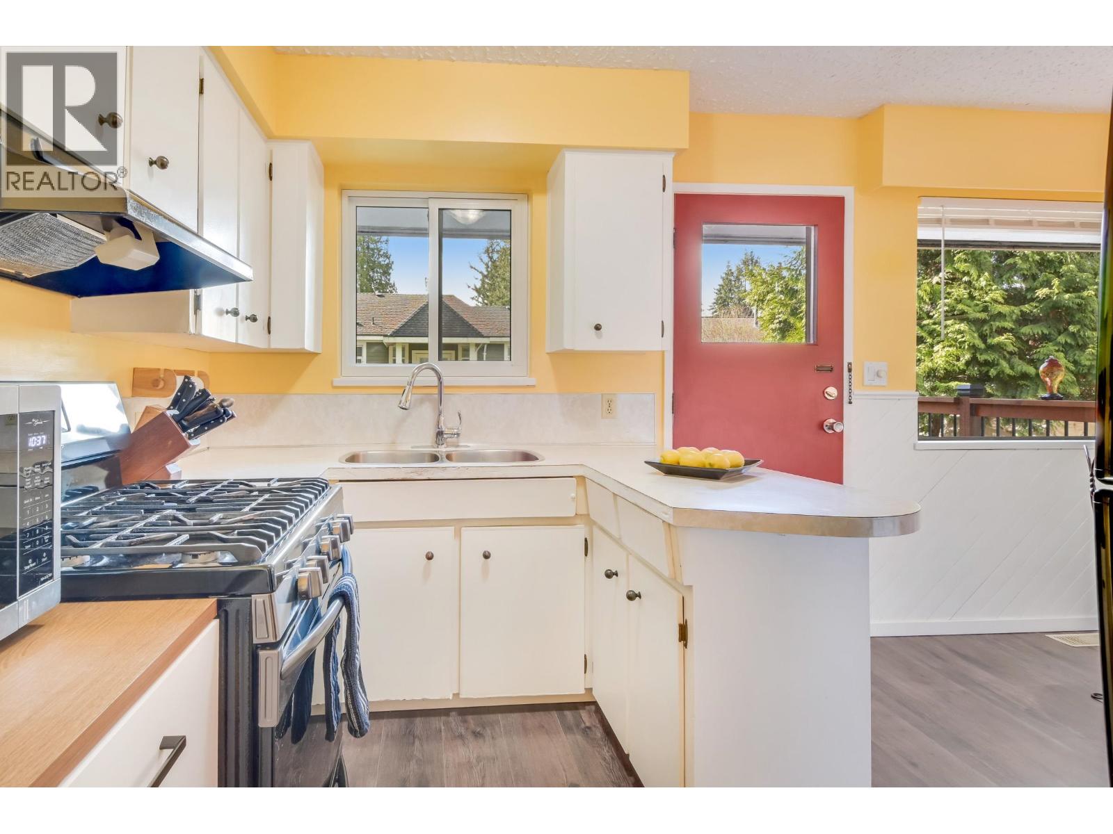 2294 Portage Avenue, Coquitlam, British Columbia  V3K 2Z3 - Photo 10 - R3104744