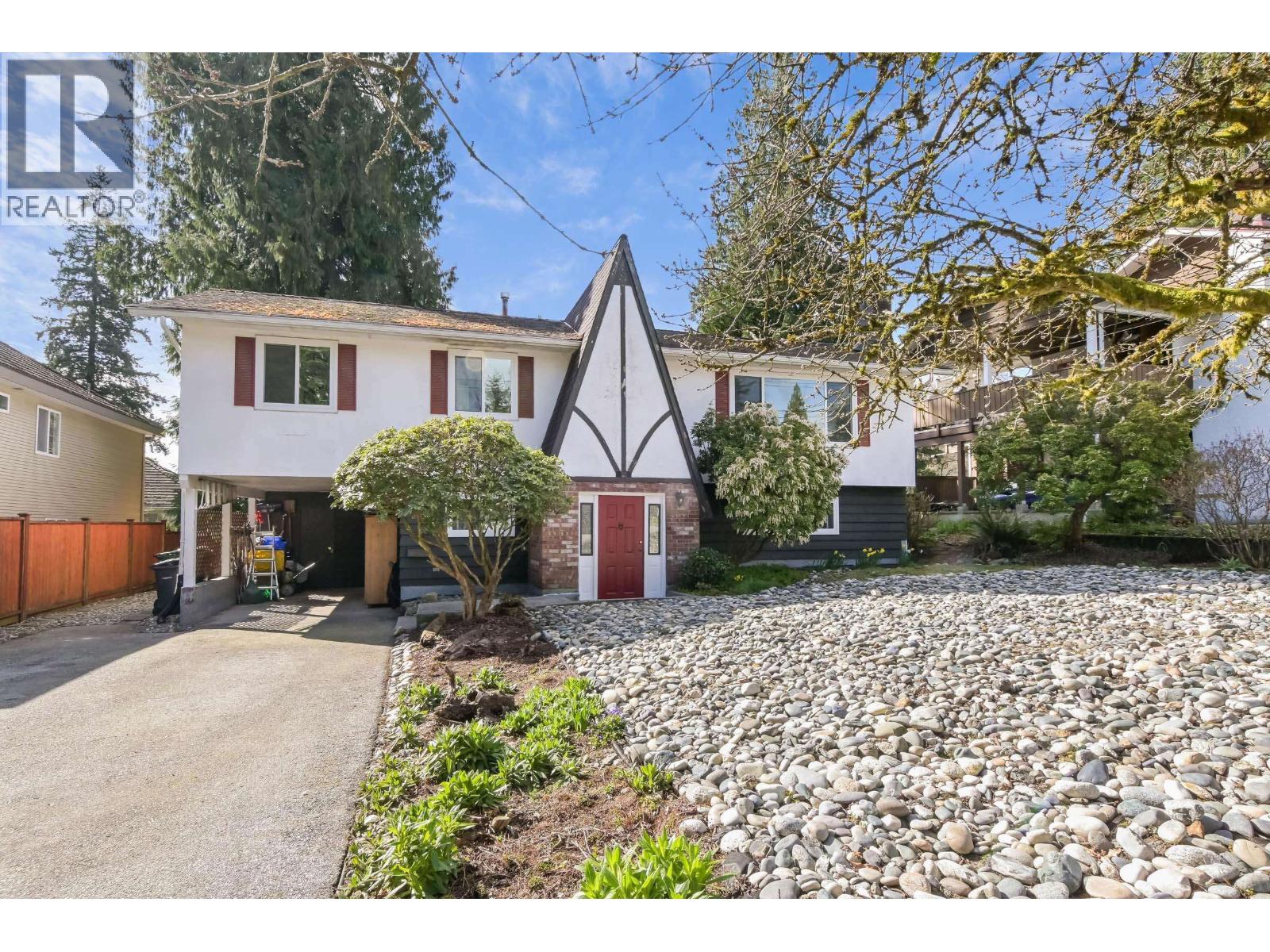 2294 PORTAGE AVENUE, Coquitlam, British Columbia