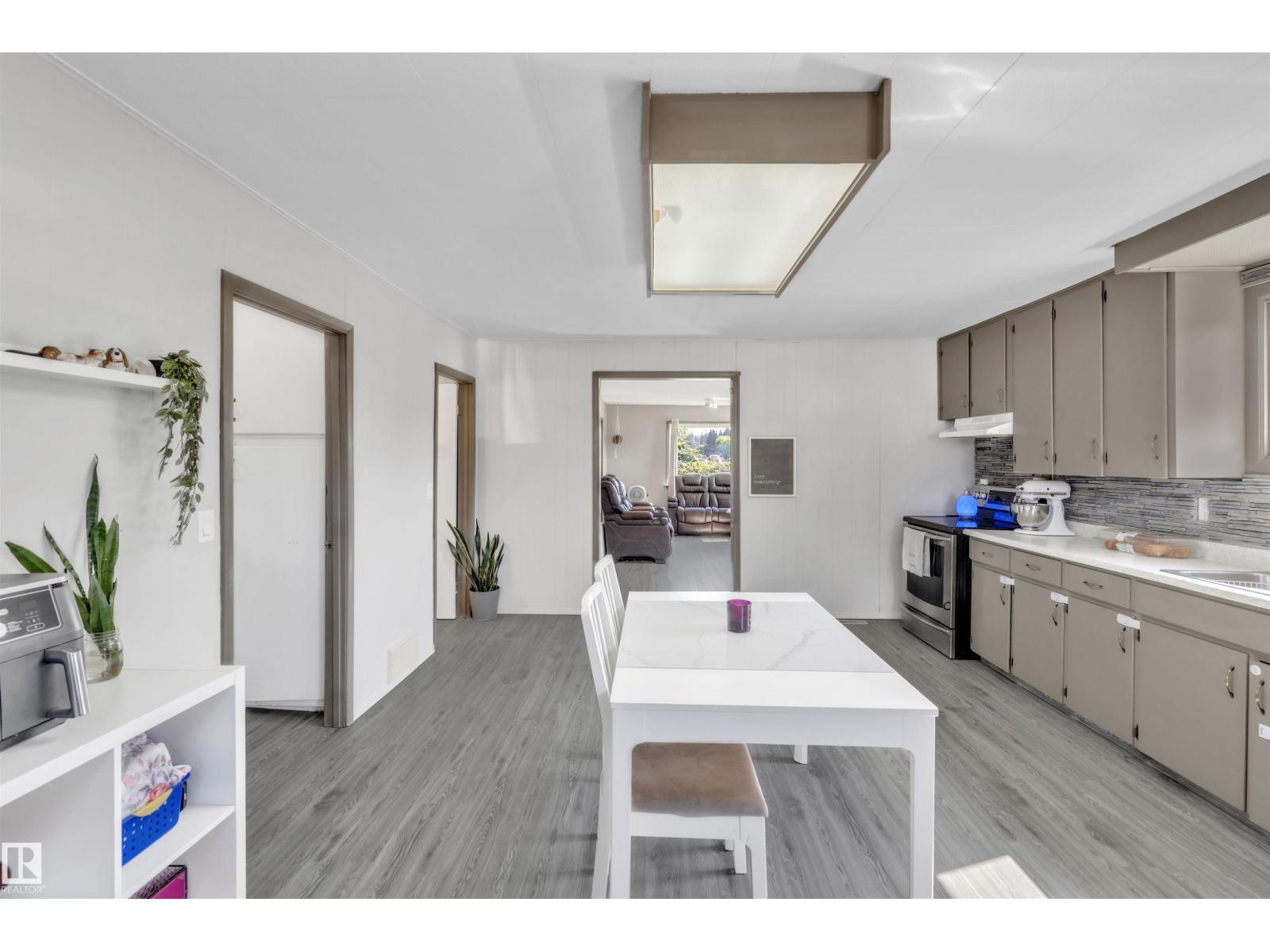 4702 50 Av, Cold Lake, Alberta  T9M 1Y9 - Photo 12 - E4455659