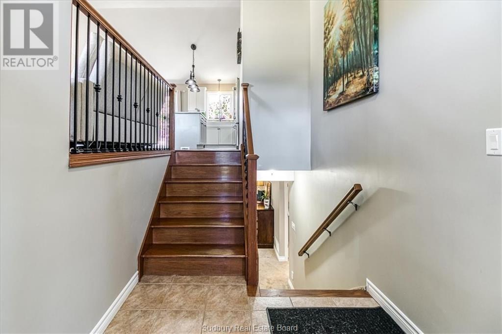 2753 Fleetwood Drive, Azilda, Ontario  P0M 1B0 - Photo 10 - 2126974