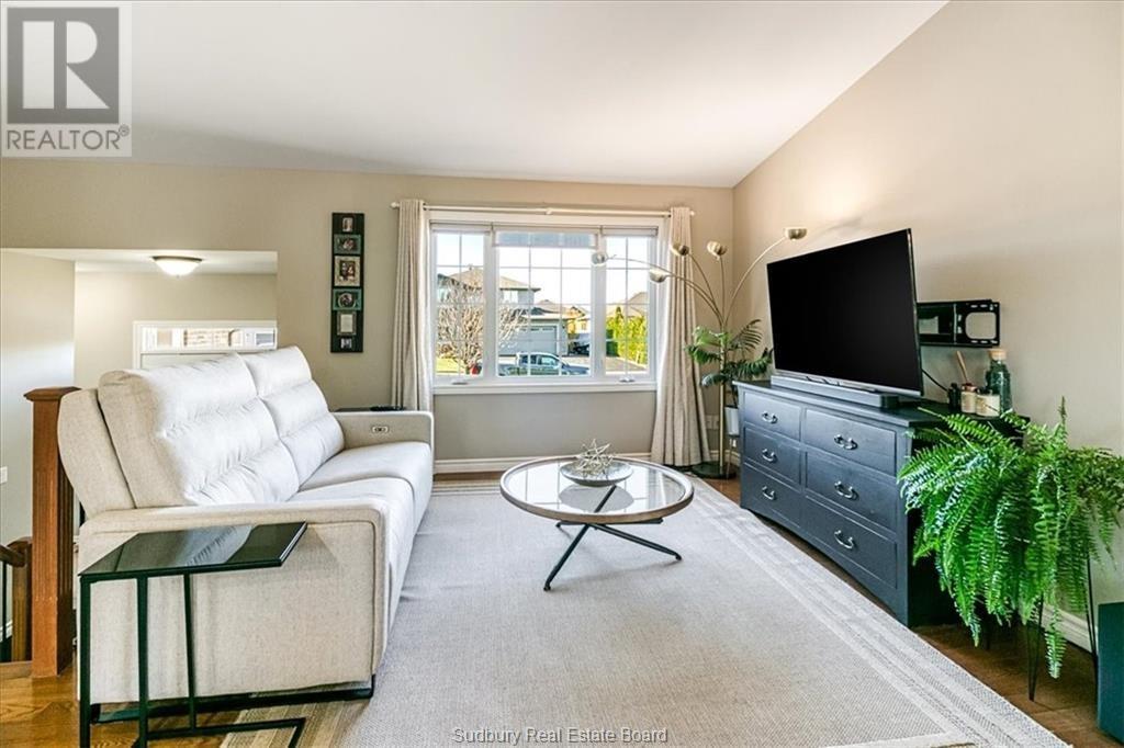 2753 Fleetwood Drive, Azilda, Ontario  P0M 1B0 - Photo 16 - 2126974