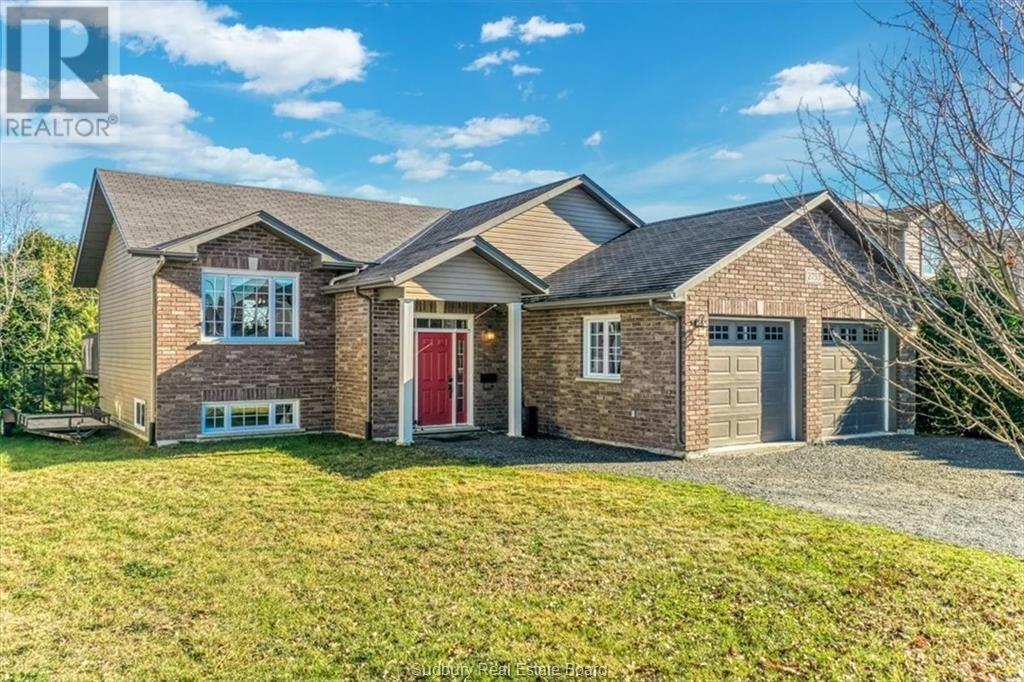 2753 Fleetwood Drive, Azilda, Ontario  P0M 1B0 - Photo 2 - 2126974