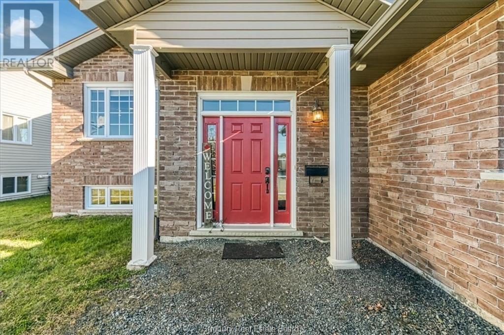 2753 Fleetwood Drive, Azilda, Ontario  P0M 1B0 - Photo 3 - 2126974