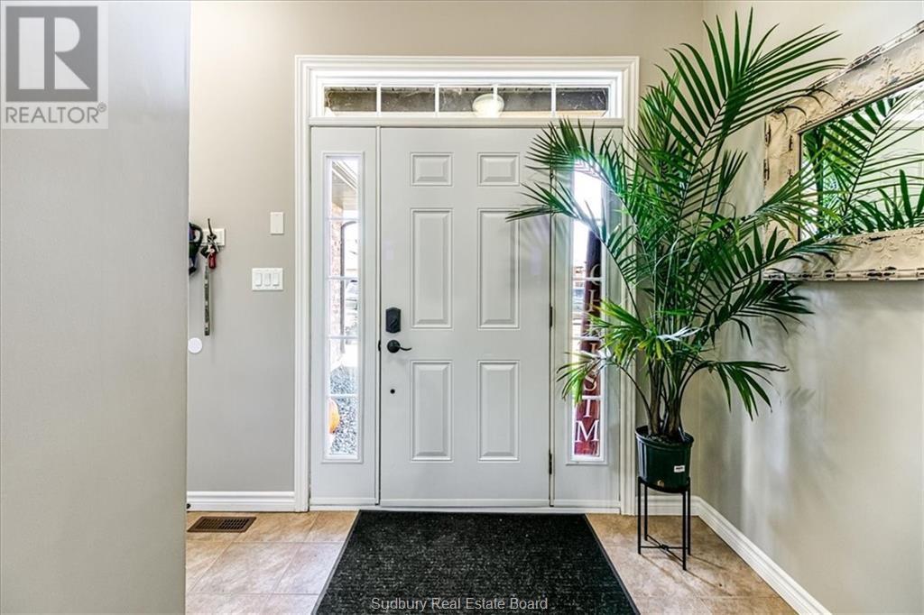 2753 Fleetwood Drive, Azilda, Ontario  P0M 1B0 - Photo 9 - 2126974