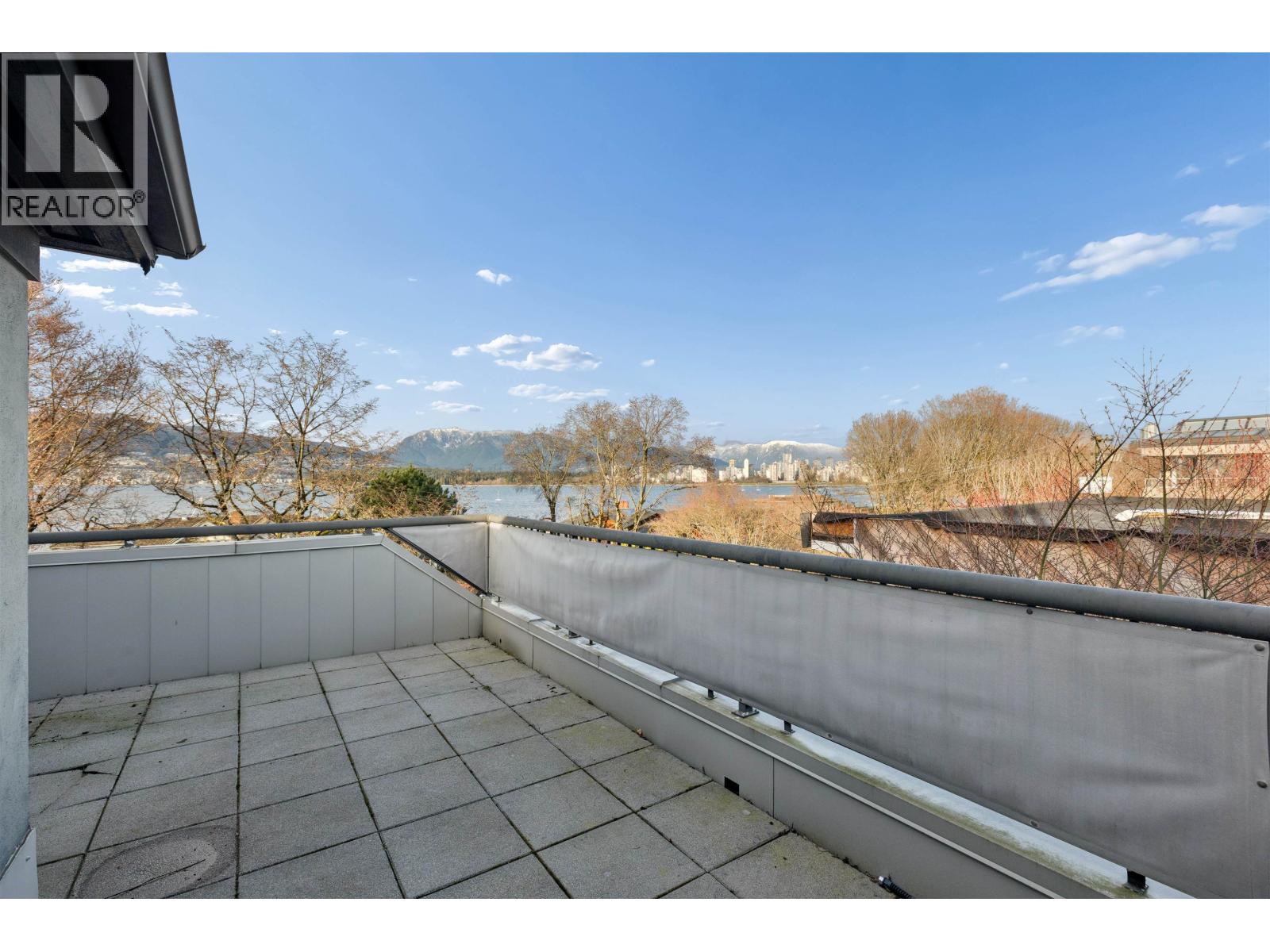 2518 Point Grey Road, Vancouver, British Columbia  V6K 1A3 - Photo 2 - R3105089