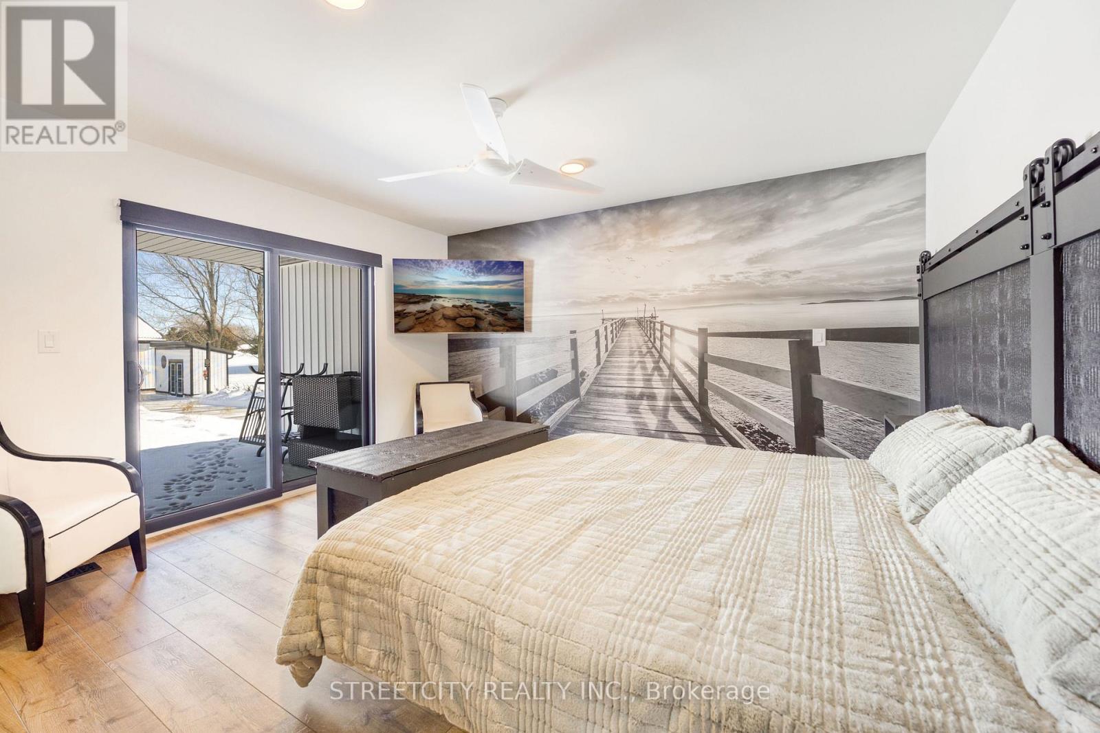 747 Broadway Street, Plympton-Wyoming (Plympton Wyoming), Ontario  N0N 1T0 - Photo 16 - X12940208