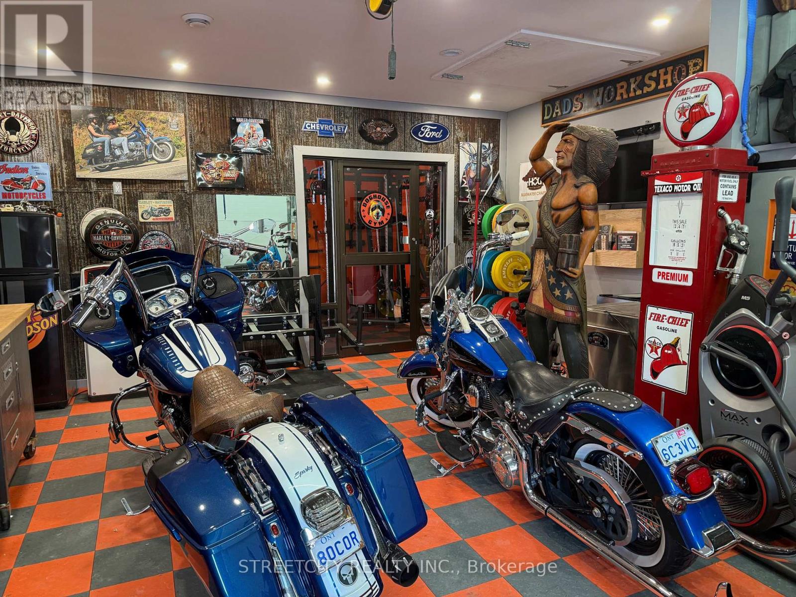 747 Broadway Street, Plympton-Wyoming (Plympton Wyoming), Ontario  N0N 1T0 - Photo 40 - X12940208