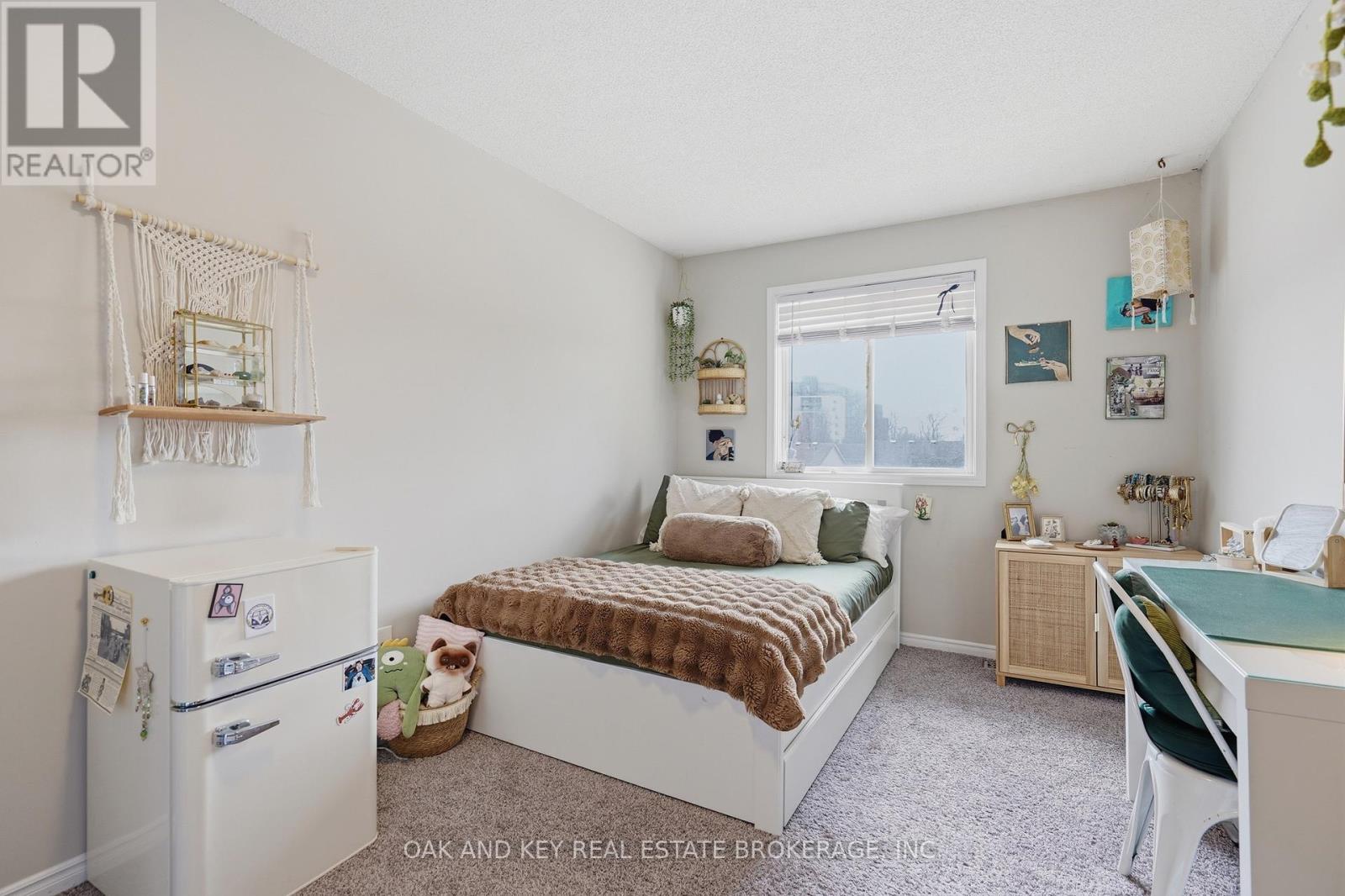 18 Chapman Court, London North, Ontario  N6G 5A7 - Photo 10 - X12940248