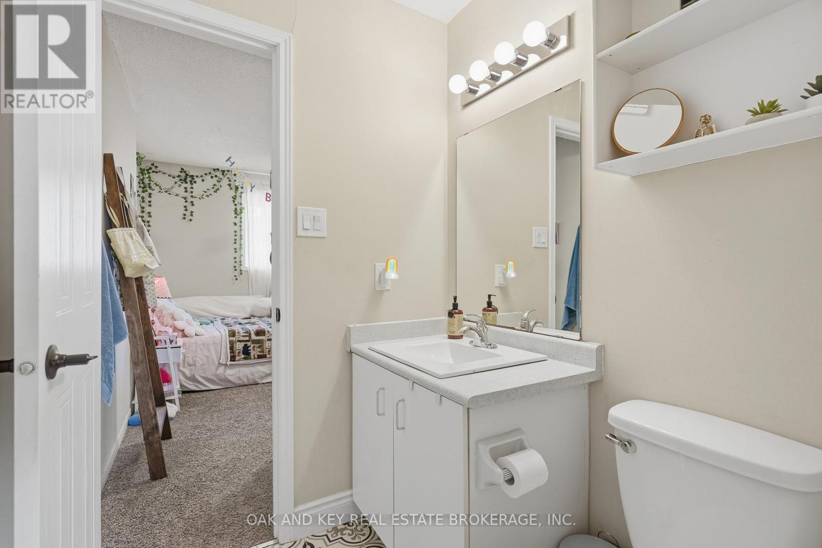 18 Chapman Court, London North, Ontario  N6G 5A7 - Photo 12 - X12940248