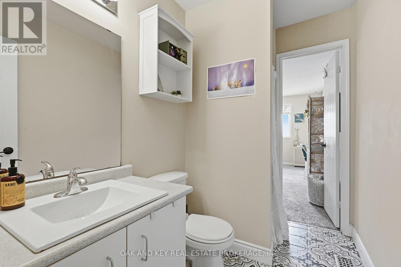 18 Chapman Court, London North, Ontario  N6G 5A7 - Photo 13 - X12940248