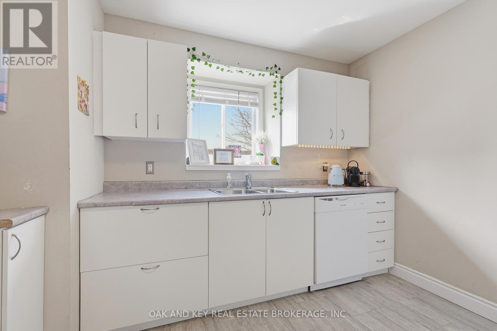 18 Chapman Court, London North, Ontario  N6G 5A7 - Photo 24 - X12940248