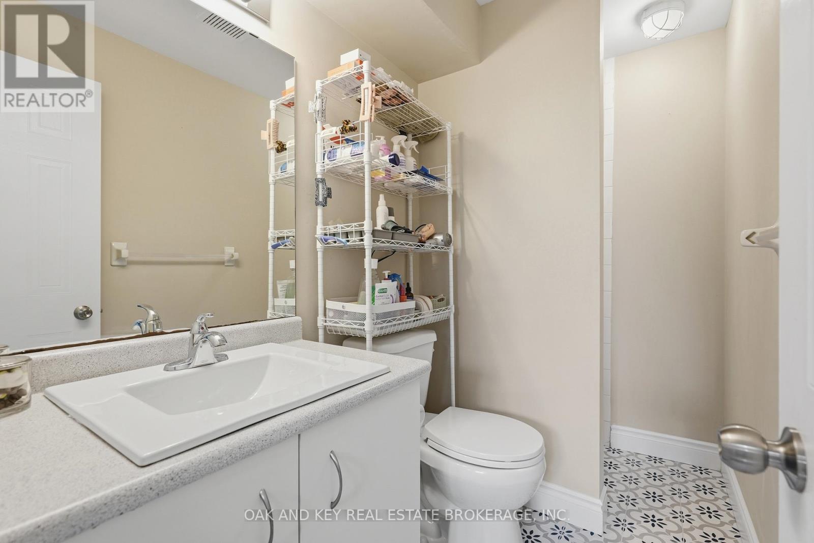 18 Chapman Court, London North, Ontario  N6G 5A7 - Photo 33 - X12940248