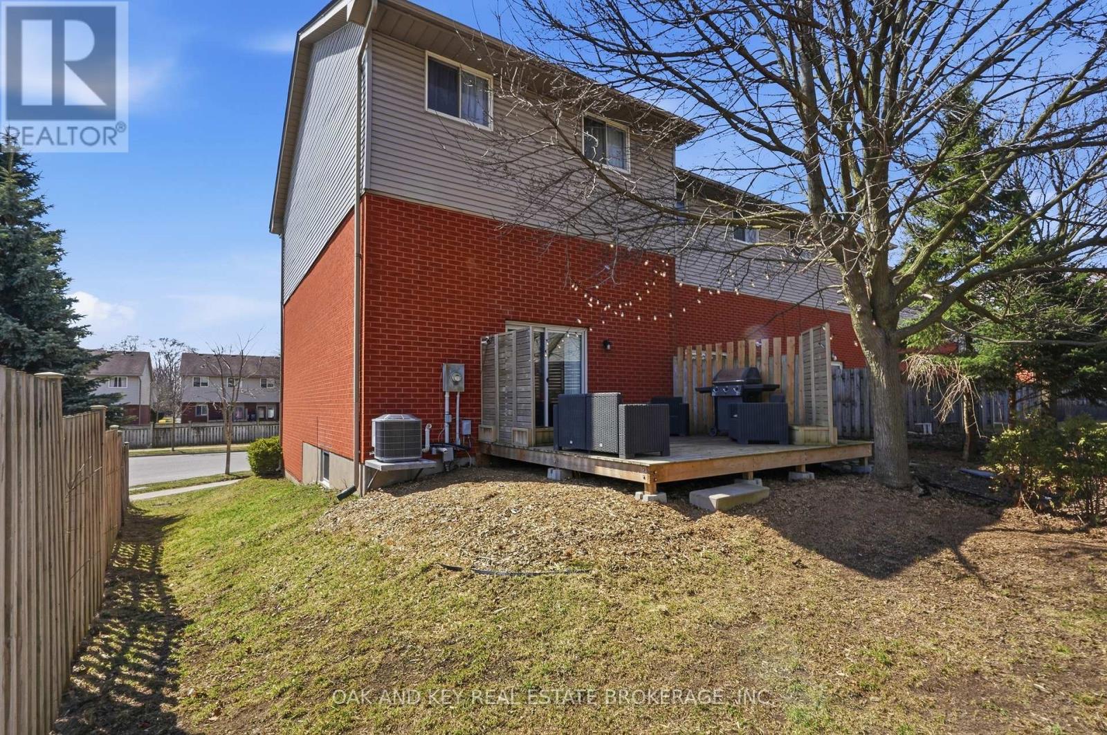 18 Chapman Court, London North, Ontario  N6G 5A7 - Photo 37 - X12940248