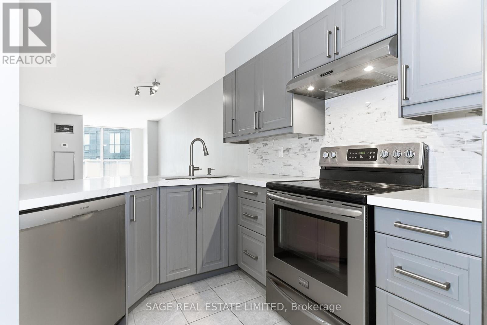 603 - 24 Wellesley Street W, Toronto, Ontario  M4Y 2X6 - Photo 4 - C12940254