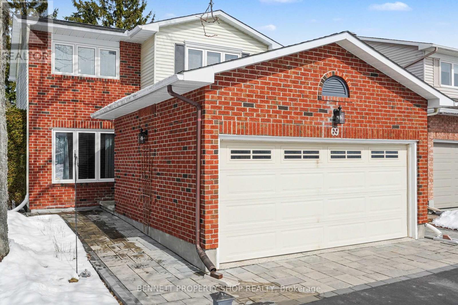 69 Longden Place, Ottawa, Ontario  K2M 1T9 - Photo 2 - X12940218