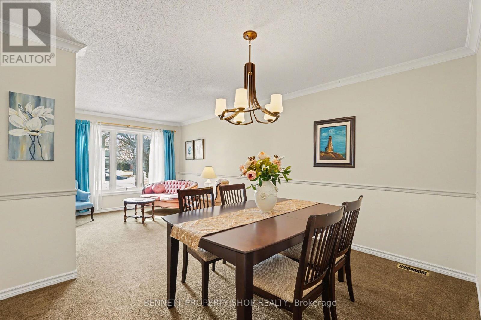69 Longden Place, Ottawa, Ontario  K2M 1T9 - Photo 5 - X12940218