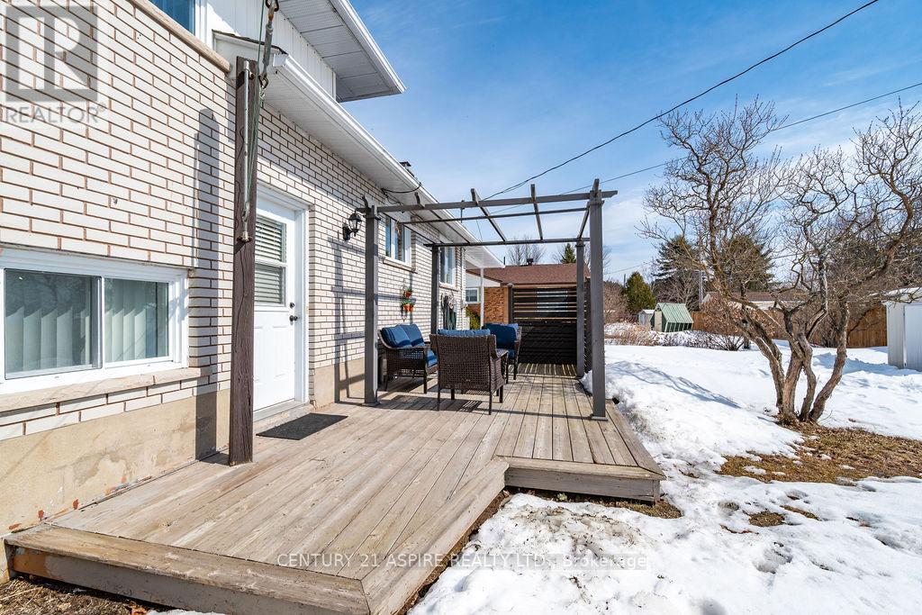 631 Birch Street, Petawawa, Ontario  K8A 7K7 - Photo 11 - X12940264