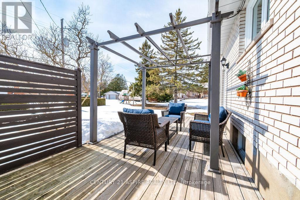 631 Birch Street, Petawawa, Ontario  K8A 7K7 - Photo 9 - X12940264