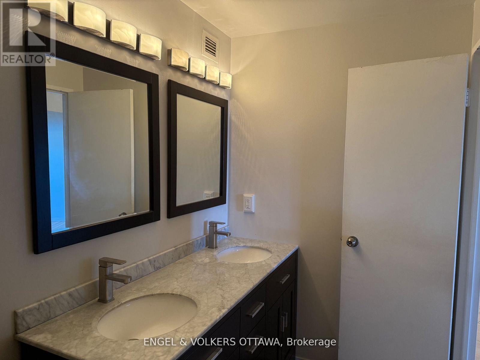 2209 - 1081 Ambleside Drive, Ottawa, Ontario  K2B 8C8 - Photo 18 - X12940262