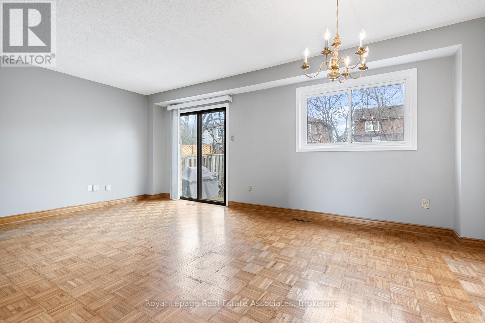 81 Lund Street, Richmond Hill, Ontario  L4C 5V3 - Photo 14 - N12879698