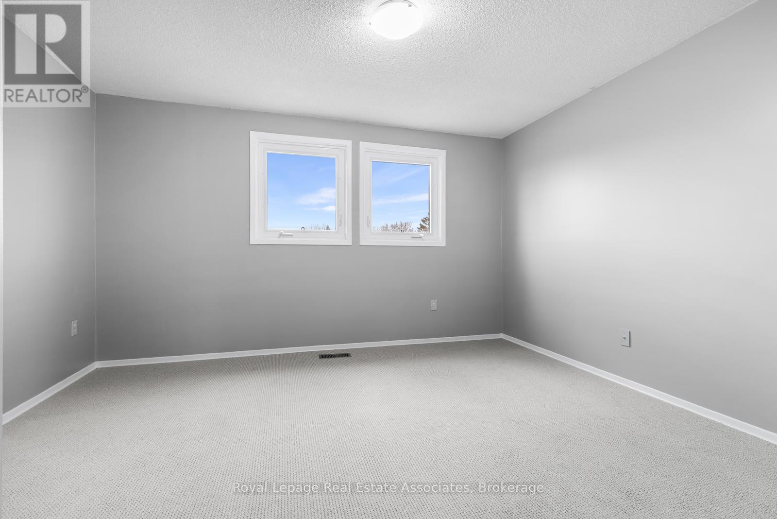 81 Lund Street, Richmond Hill, Ontario  L4C 5V3 - Photo 23 - N12879698