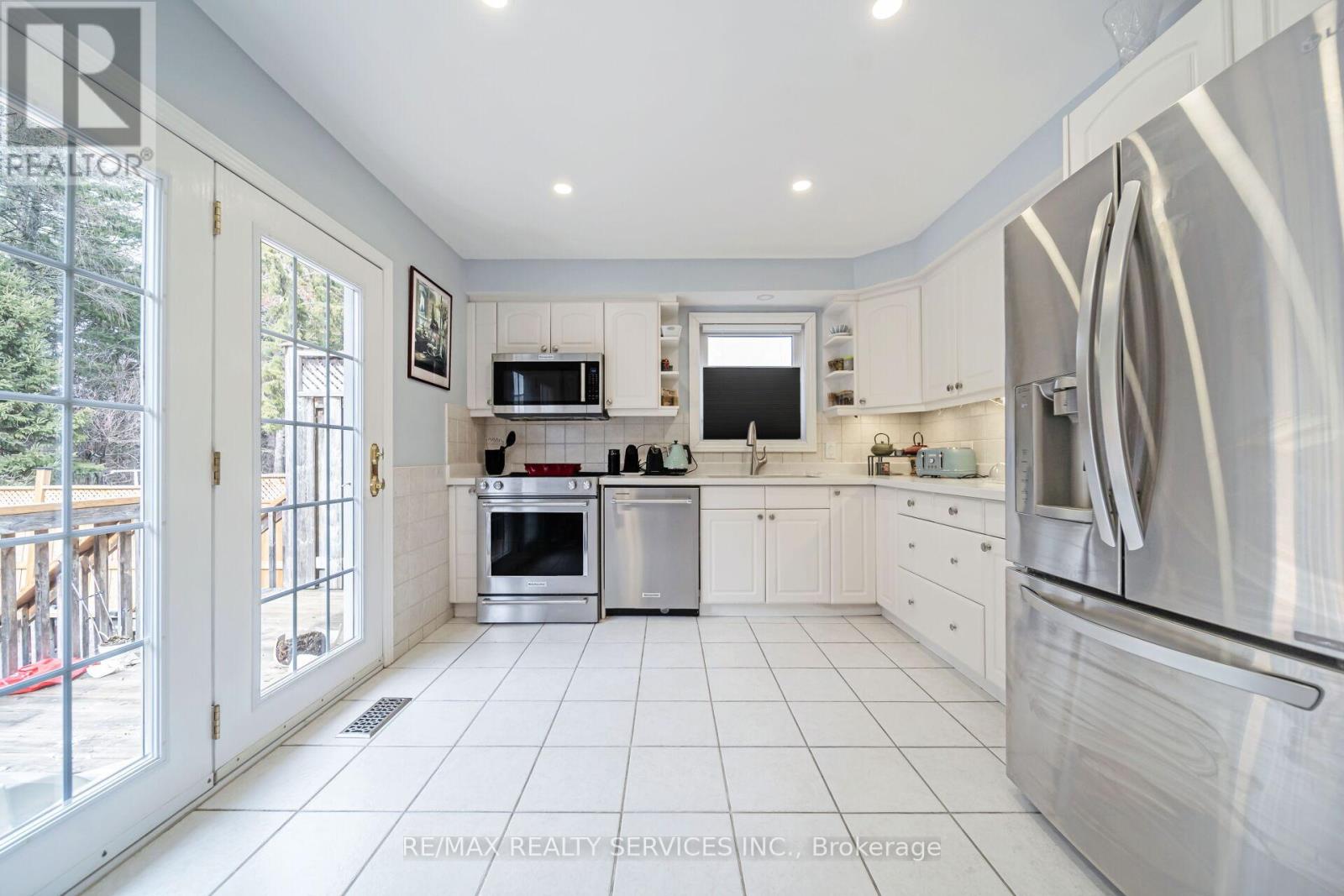 96 Royal Palm Drive, Brampton, Ontario  L6Z 1P7 - Photo 15 - W12934748