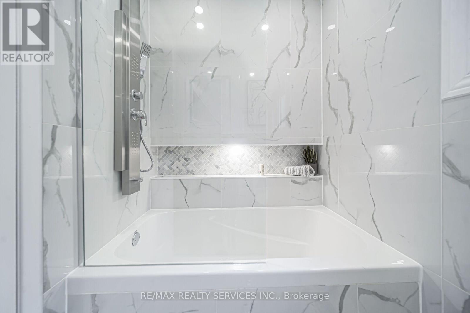 96 Royal Palm Drive, Brampton, Ontario  L6Z 1P7 - Photo 30 - W12934748