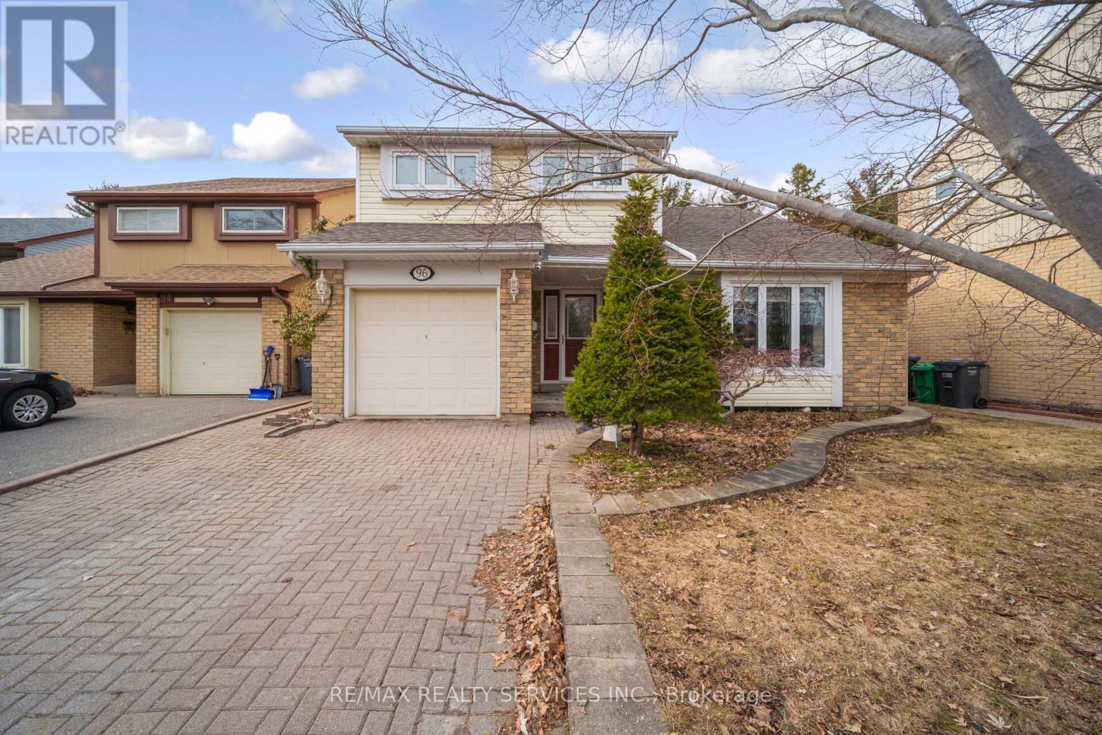 96 Royal Palm Drive, Brampton, Ontario  L6Z 1P7 - Photo 2 - W12934748