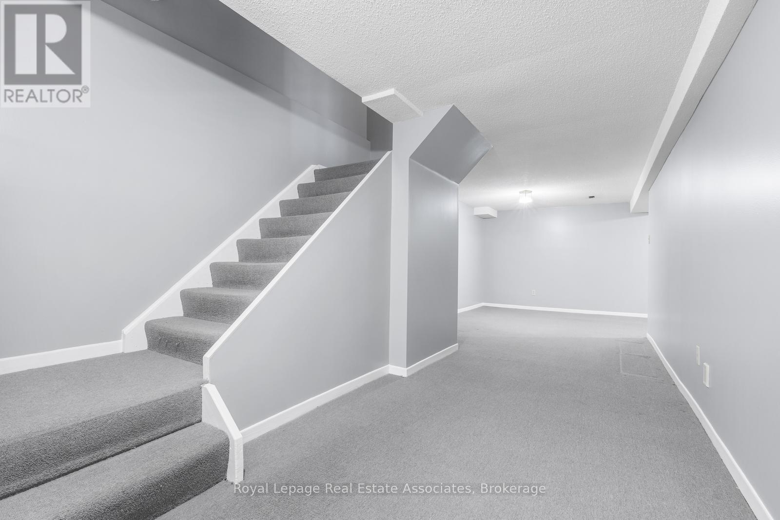 81 Lund Street, Richmond Hill, Ontario  L4C 5V3 - Photo 31 - N12879698