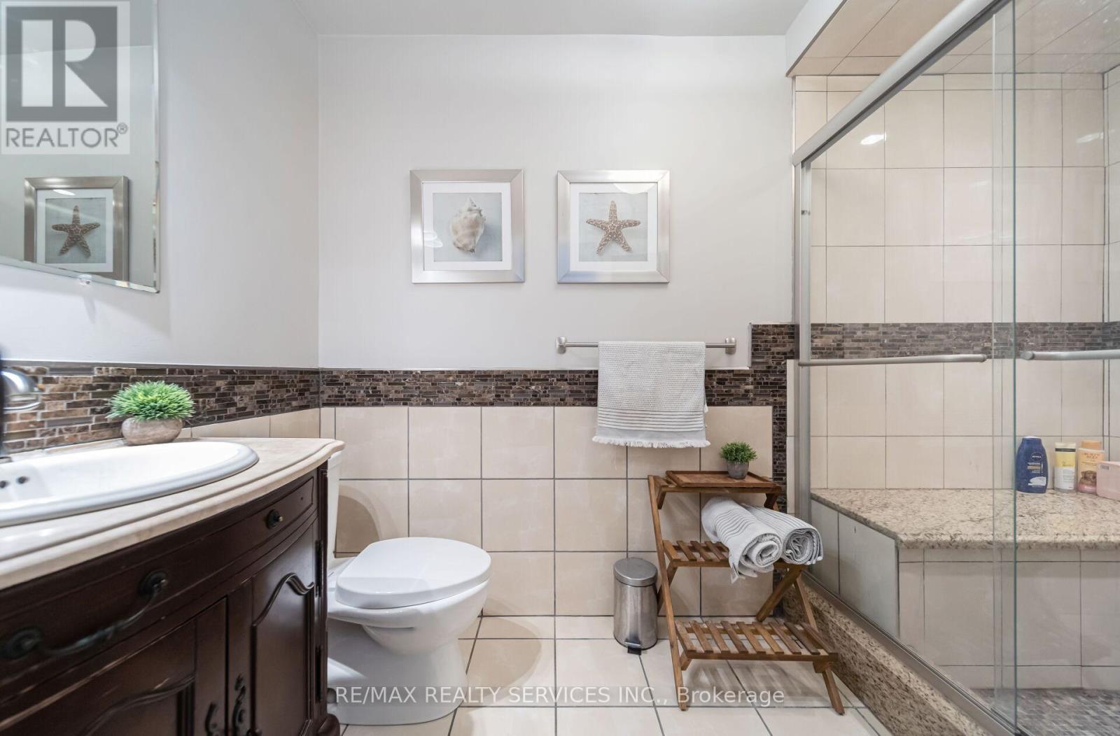 96 Royal Palm Drive, Brampton, Ontario  L6Z 1P7 - Photo 23 - W12934748