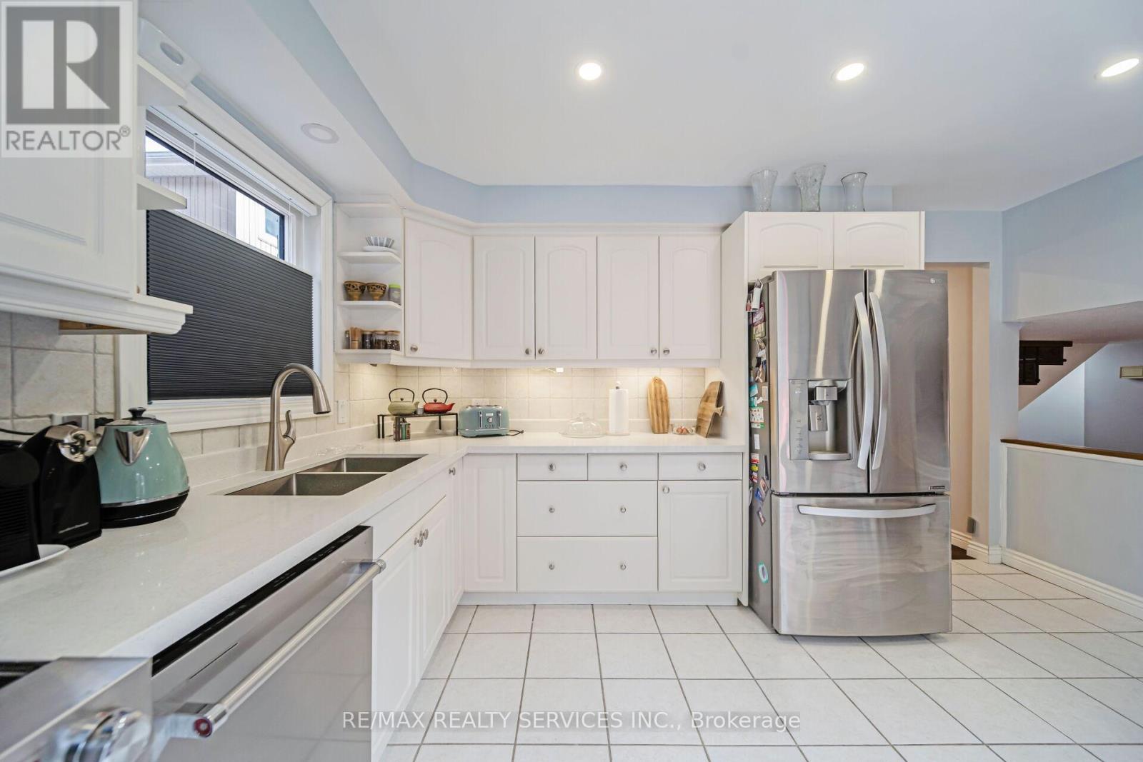 96 Royal Palm Drive, Brampton, Ontario  L6Z 1P7 - Photo 14 - W12934748