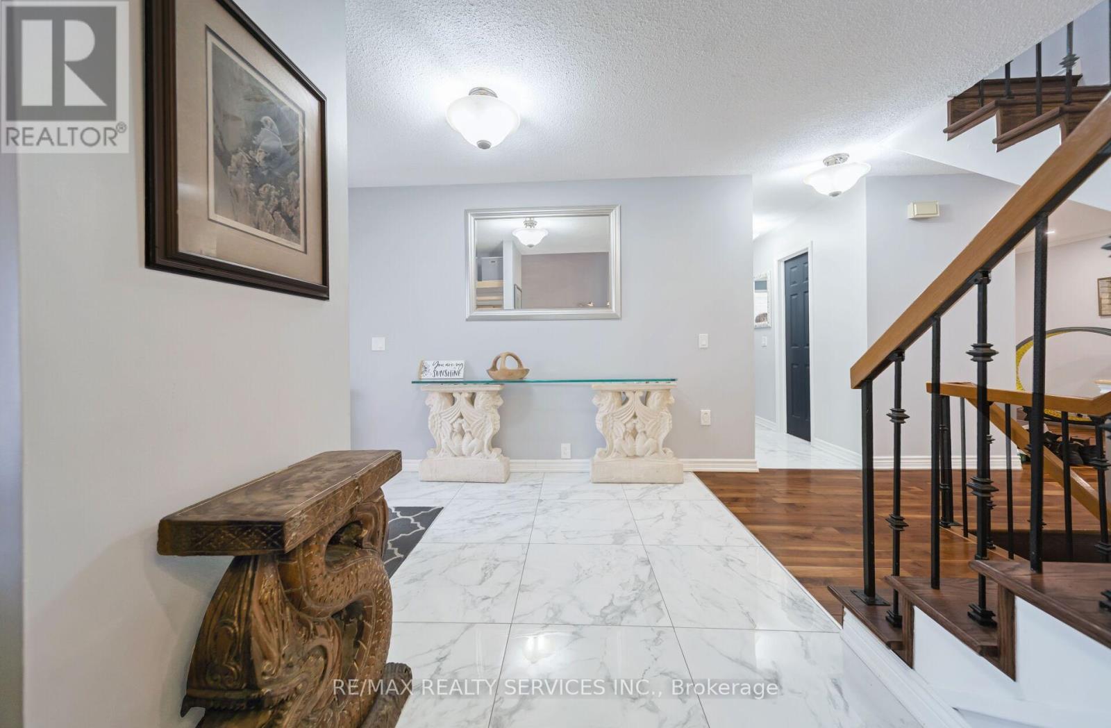 96 Royal Palm Drive, Brampton, Ontario  L6Z 1P7 - Photo 6 - W12934748