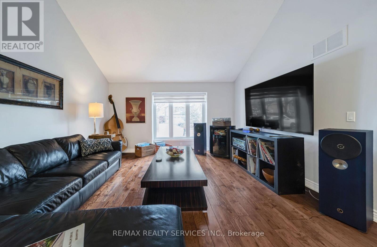 96 Royal Palm Drive, Brampton, Ontario  L6Z 1P7 - Photo 8 - W12934748