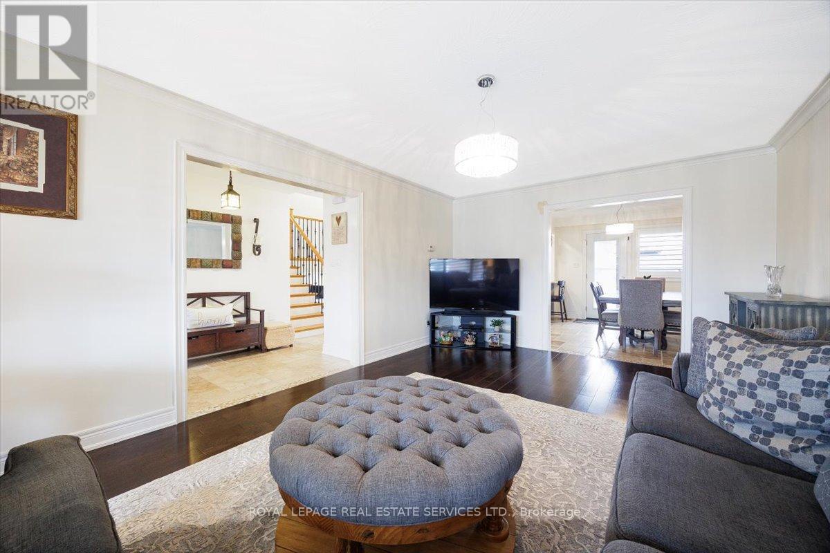 91 Macleod Street, Toronto, Ontario  M6L 2M8 - Photo 13 - W12939706