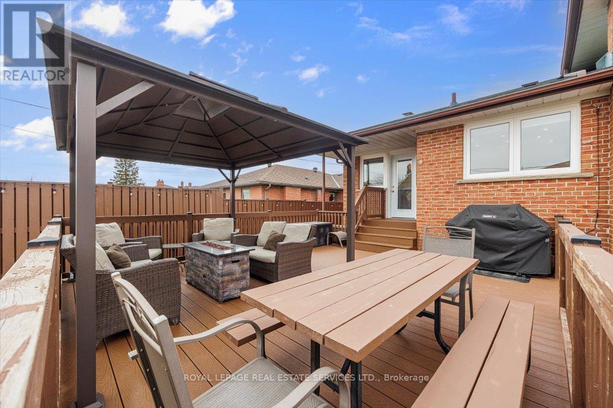 91 Macleod Street, Toronto, Ontario  M6L 2M8 - Photo 33 - W12939706