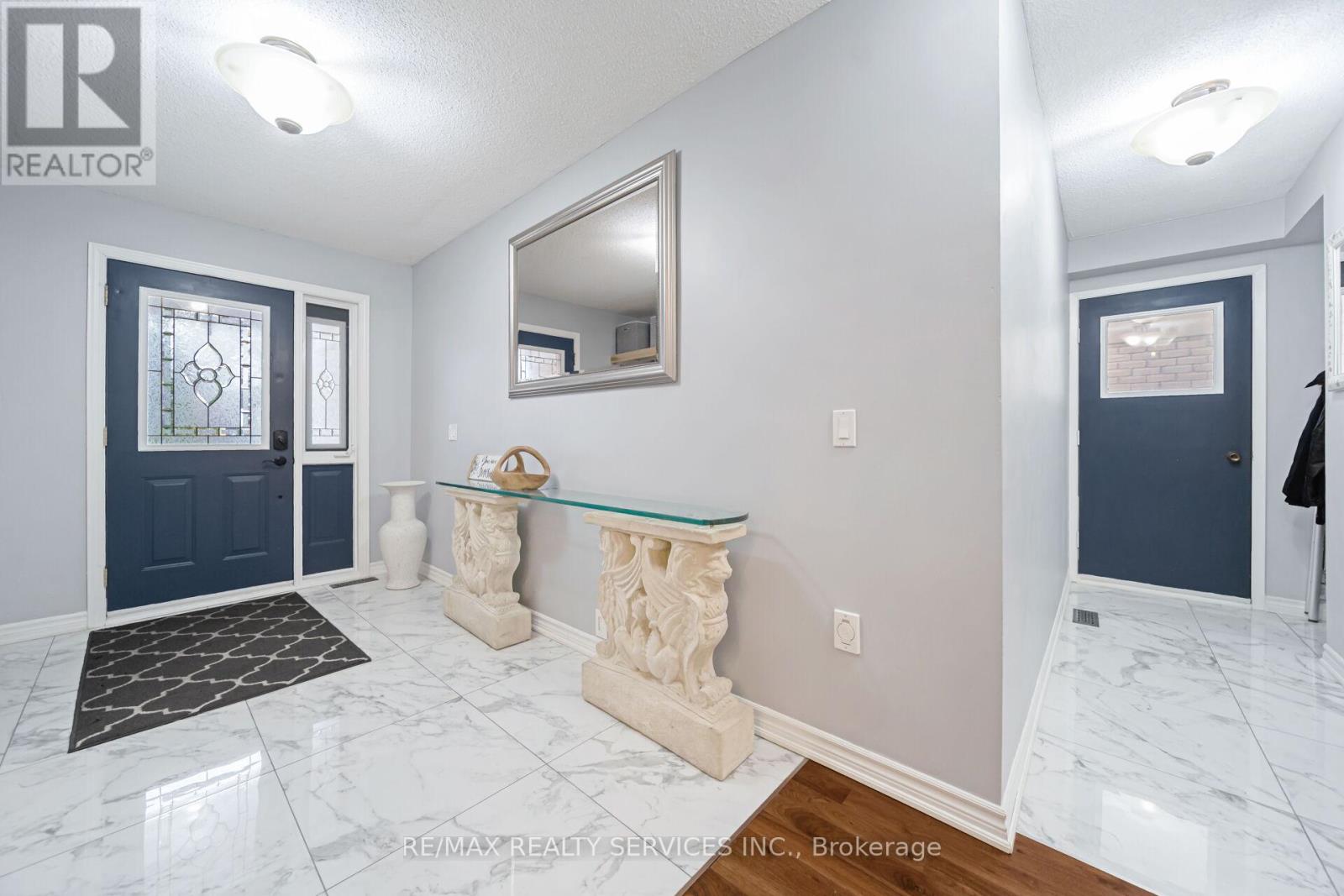 96 Royal Palm Drive, Brampton, Ontario  L6Z 1P7 - Photo 4 - W12934748