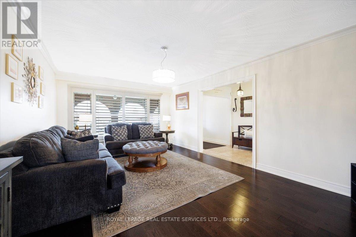 91 Macleod Street, Toronto, Ontario  M6L 2M8 - Photo 12 - W12939706