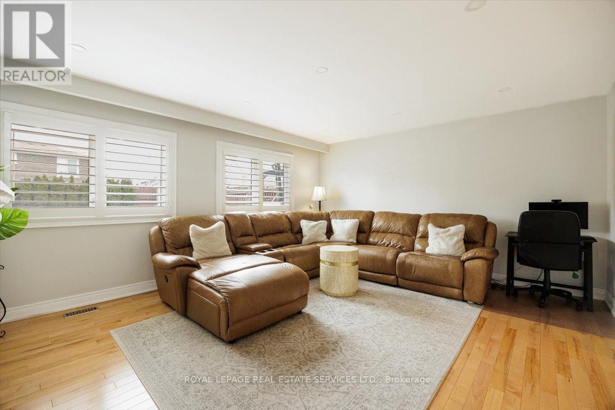 91 Macleod Street, Toronto, Ontario  M6L 2M8 - Photo 23 - W12939706