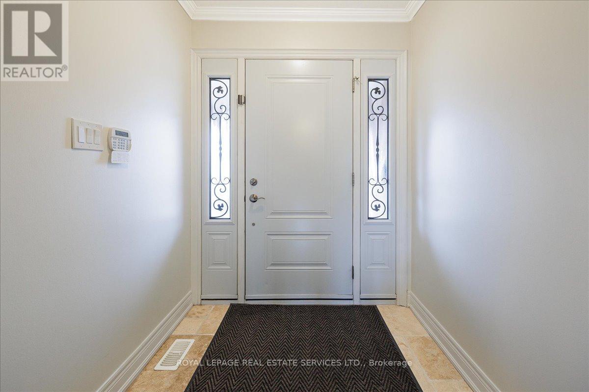 91 Macleod Street, Toronto, Ontario  M6L 2M8 - Photo 8 - W12939706