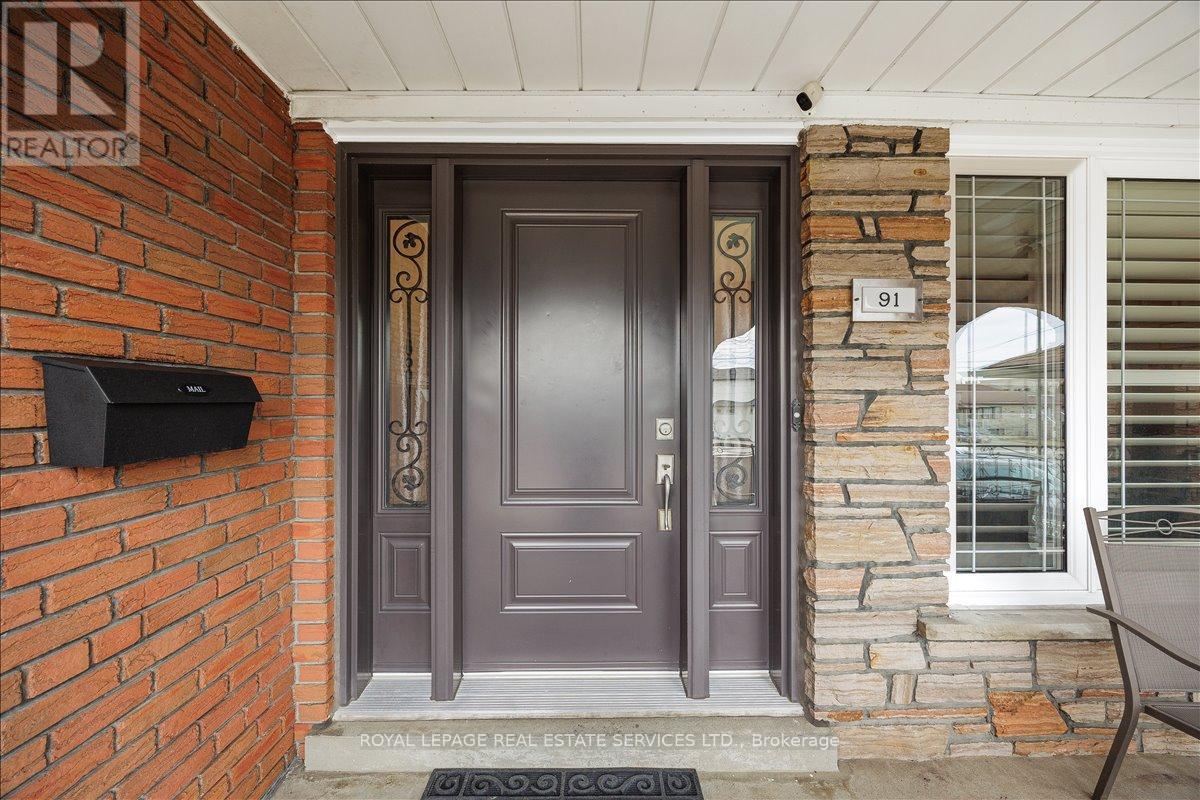 91 Macleod Street, Toronto, Ontario  M6L 2M8 - Photo 7 - W12939706