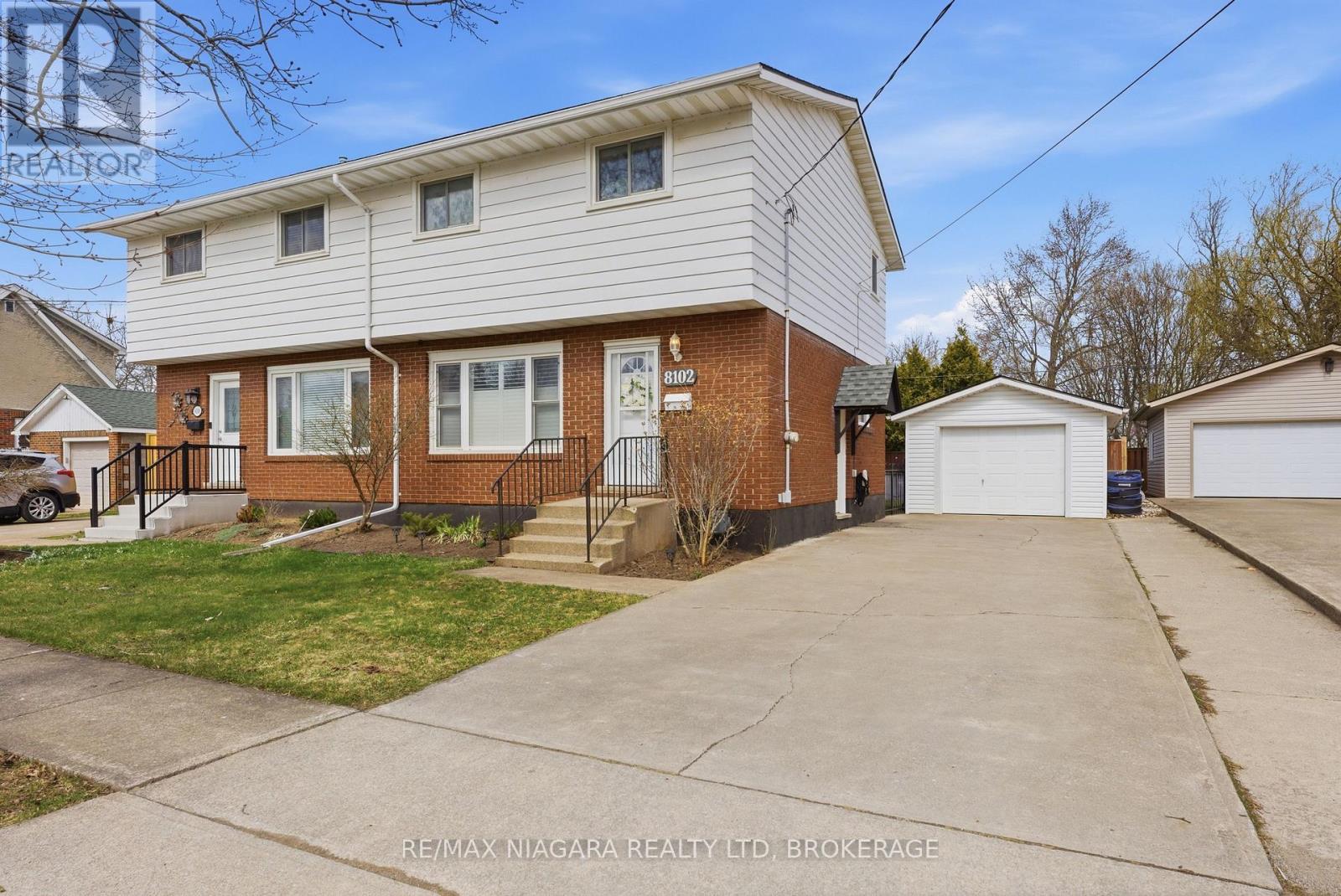 8102 LAMONT AVENUE, Niagara Falls, Ontario
