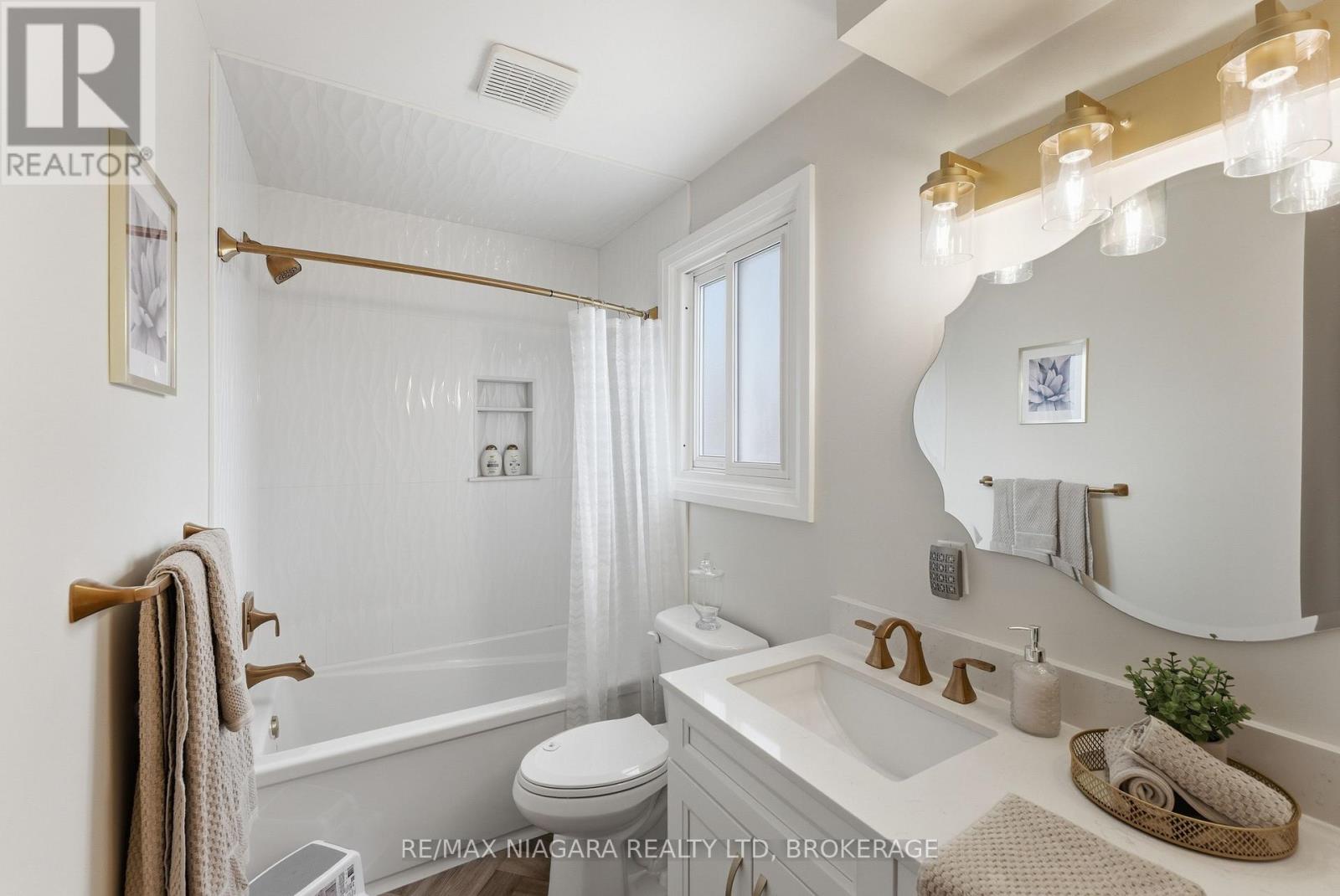 8102 Lamont Avenue, Niagara Falls (Chippawa), Ontario  L2G 6V5 - Photo 13 - X12940196