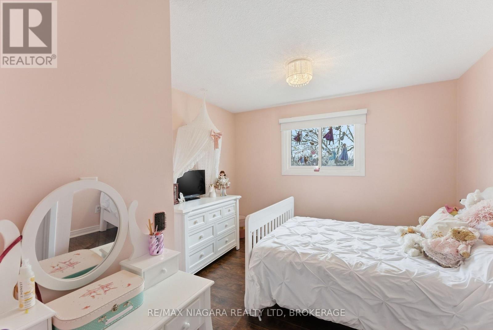 8102 Lamont Avenue, Niagara Falls (Chippawa), Ontario  L2G 6V5 - Photo 17 - X12940196