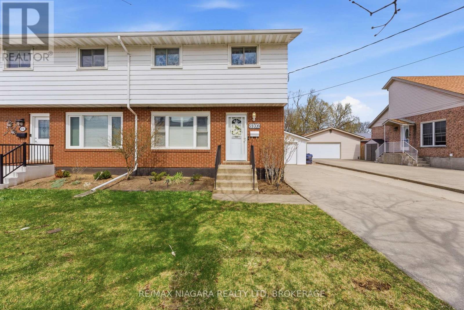 8102 Lamont Avenue, Niagara Falls (Chippawa), Ontario  L2G 6V5 - Photo 2 - X12940196
