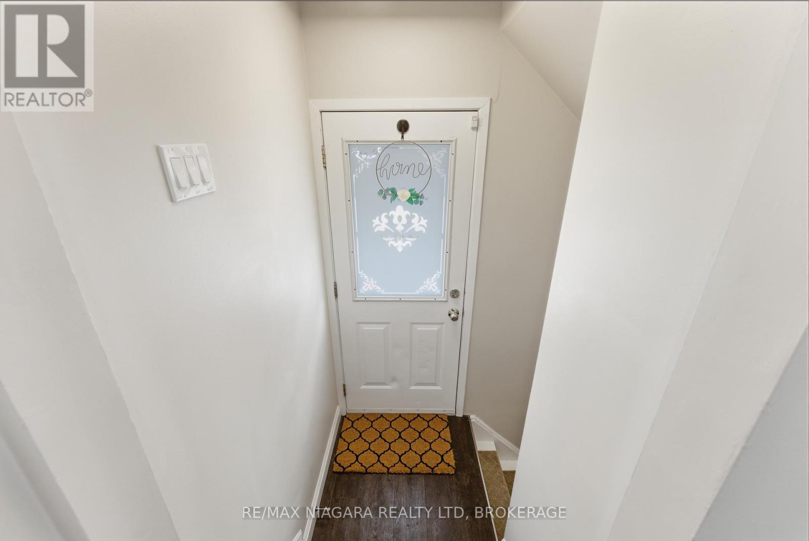 8102 Lamont Avenue, Niagara Falls (Chippawa), Ontario  L2G 6V5 - Photo 22 - X12940196