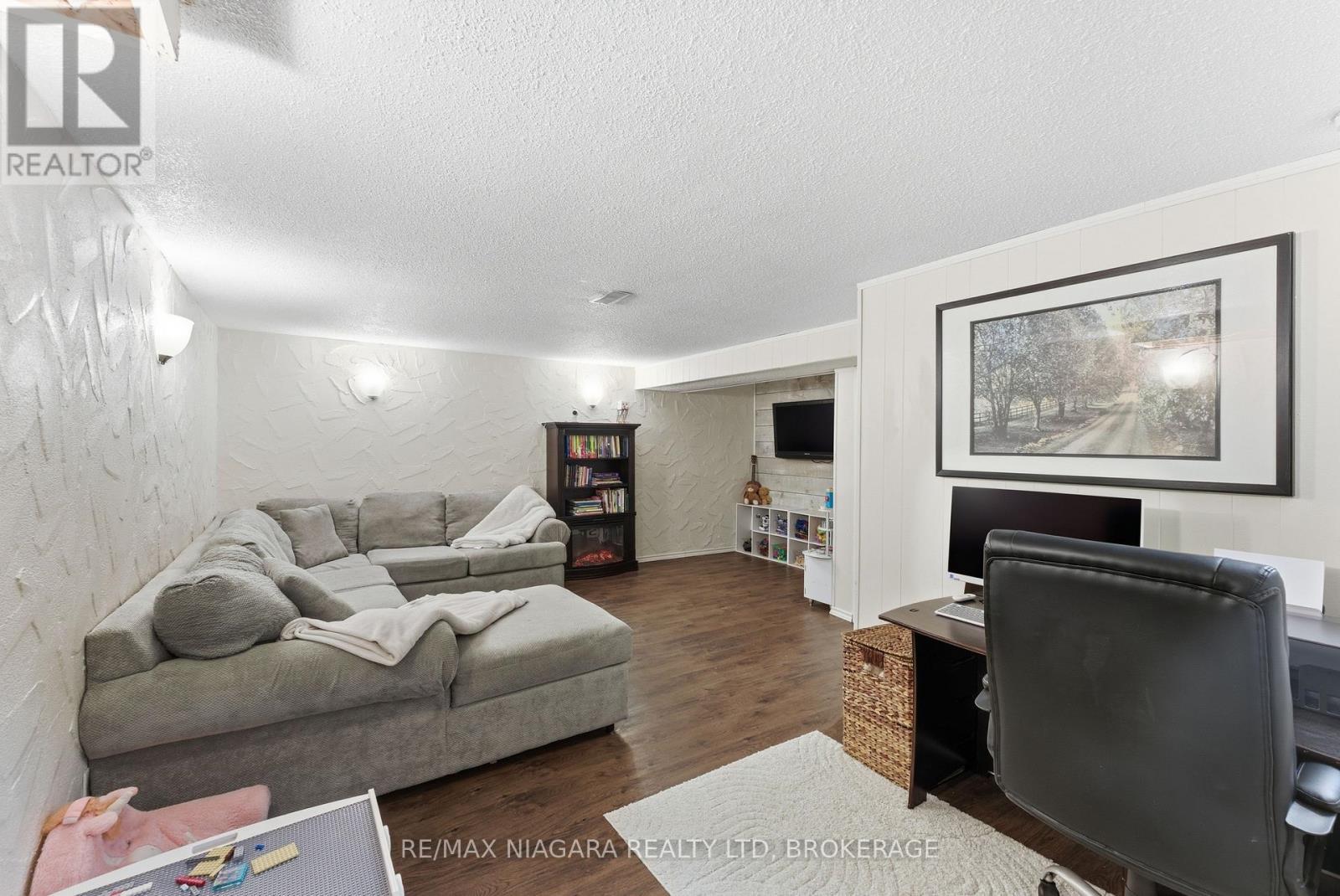 8102 Lamont Avenue, Niagara Falls (Chippawa), Ontario  L2G 6V5 - Photo 23 - X12940196